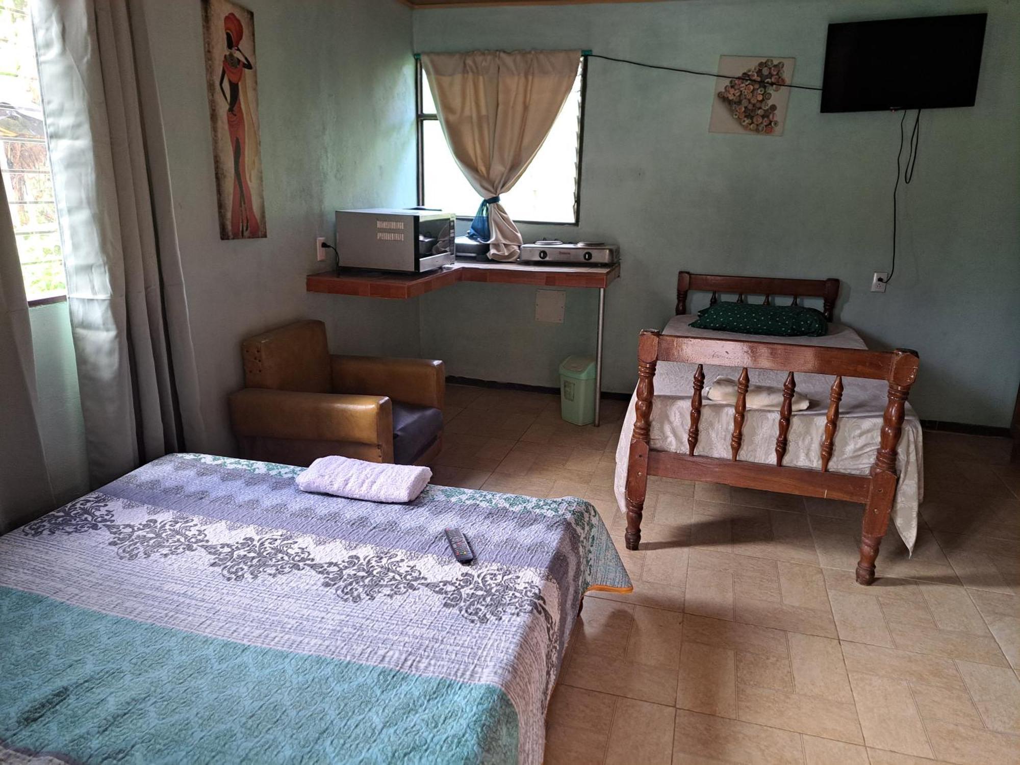 Hospedaje Luis & Ana Pejibaye Chambre photo