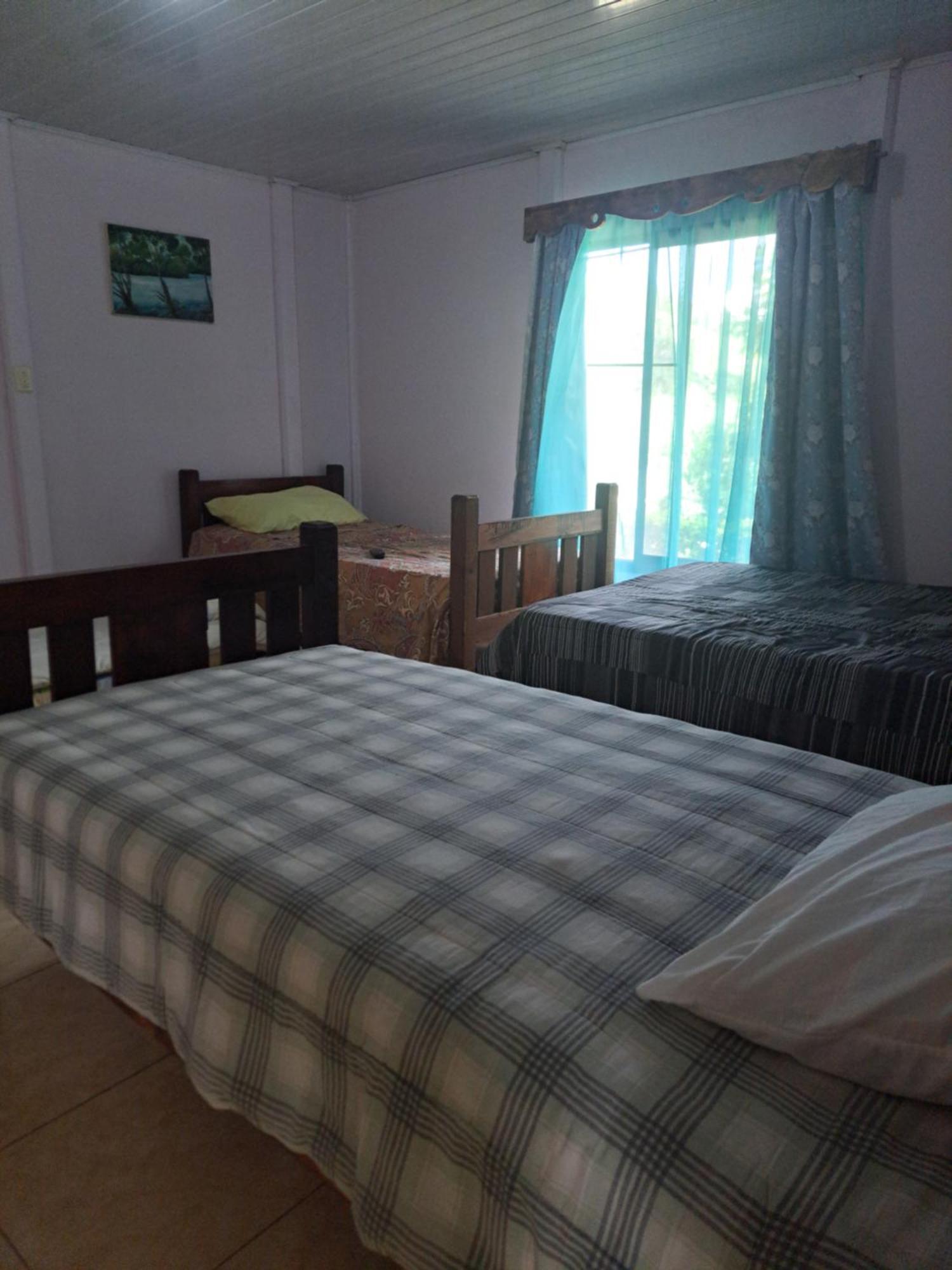 Hospedaje Luis & Ana Pejibaye Chambre photo