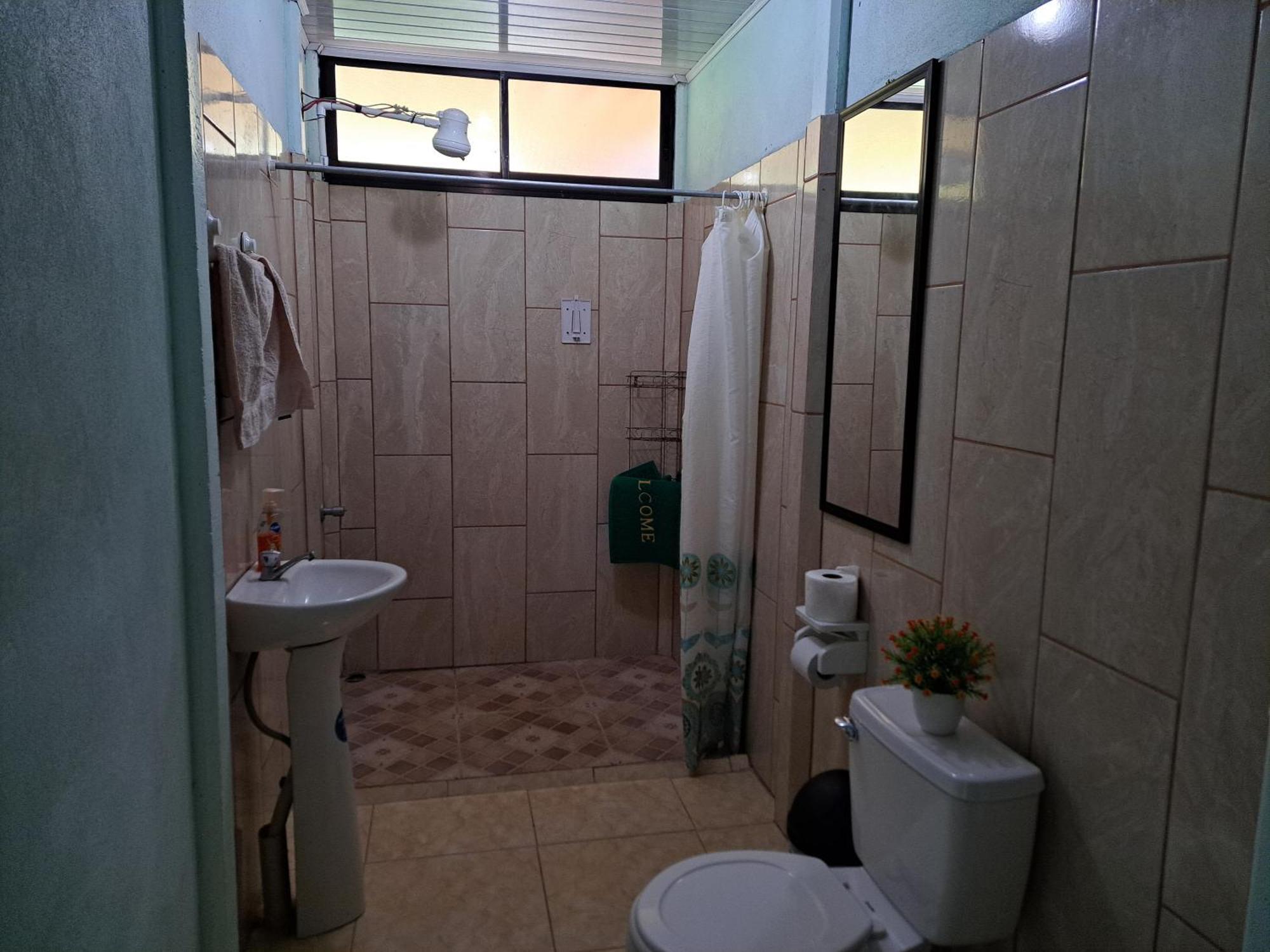 Hospedaje Luis & Ana Pejibaye Chambre photo