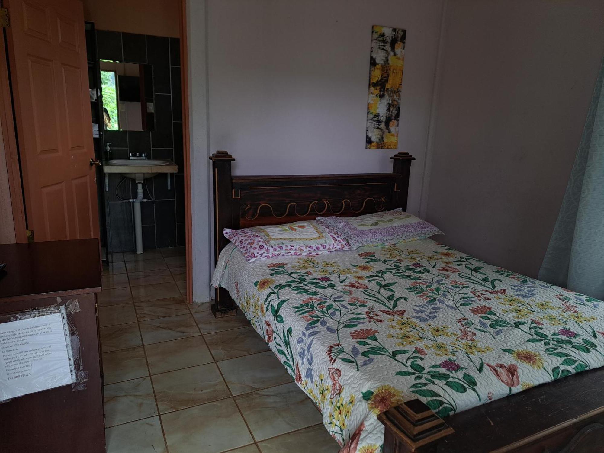 Hospedaje Luis & Ana Pejibaye Chambre photo