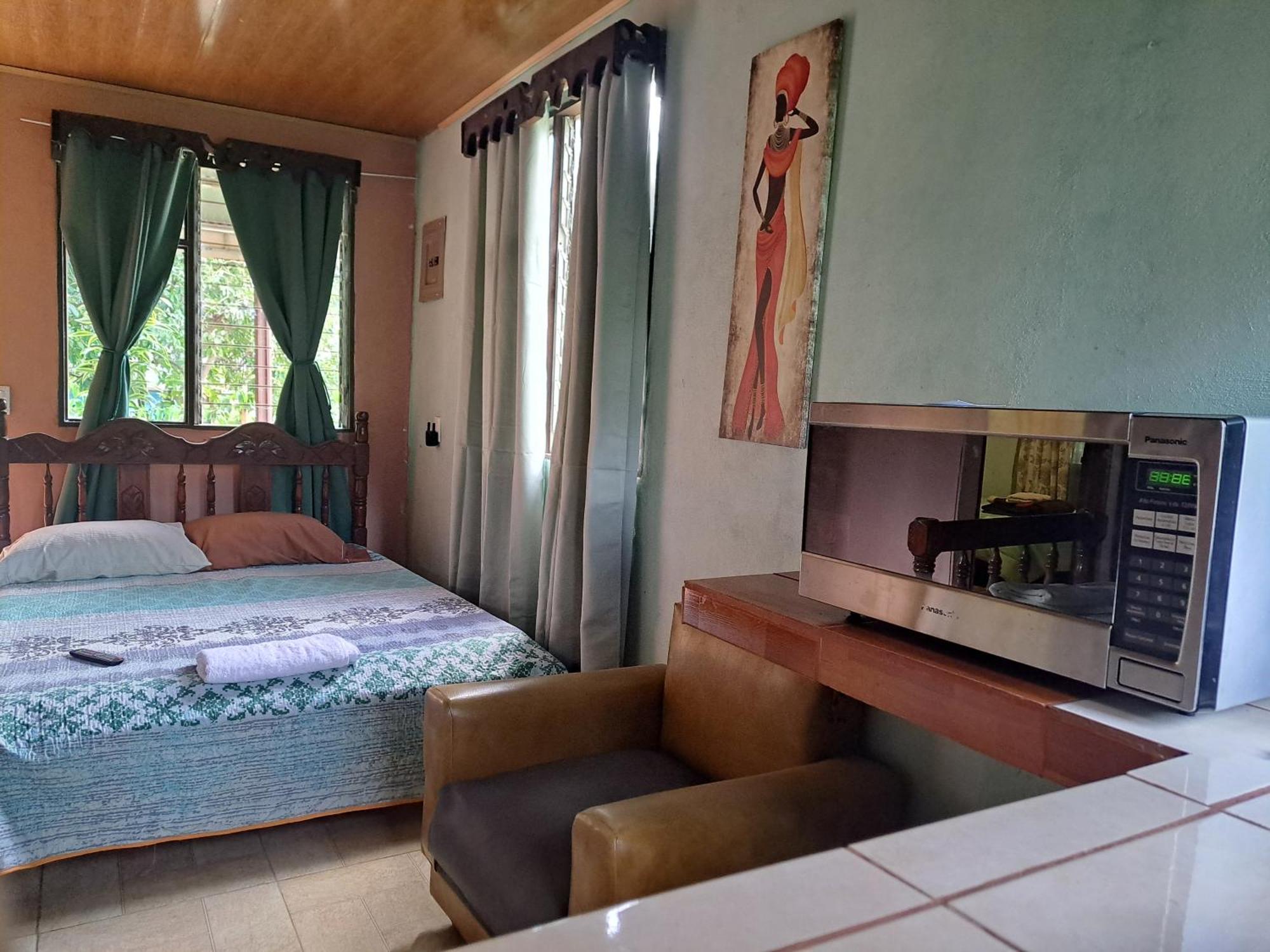 Hospedaje Luis & Ana Pejibaye Chambre photo